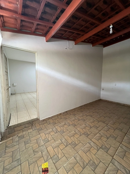 Casa com 3 dormitórios de 300 mil por 280 mil: 2ª foto da galeria de imagens do imóvel