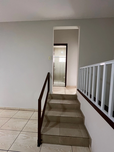 Casa com 3 dormitórios de 300 mil por 280 mil: 5ª foto da galeria de imagens do imóvel