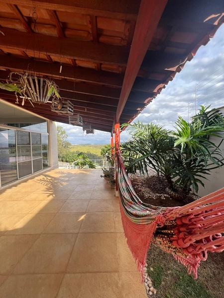Casa com piscina em condomínio por 1.200.000,00: 6ª foto da galeria de imagens do imóvel