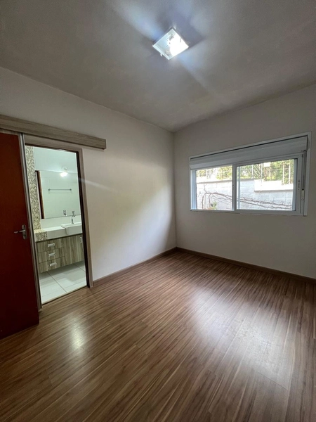 Casa com piscina em condomínio por 1.200.000,00: 17ª foto da galeria de imagens do imóvel