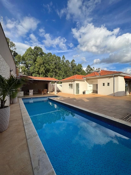 Casa com piscina em condomínio por 1.200.000,00: 37ª foto da galeria de imagens do imóvel