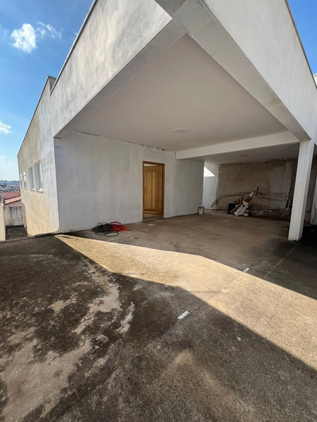 Casa no Imperial de 600 mil por 490 mil: 3ª foto da galeria de imagens do imóvel