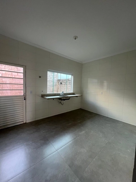 Casa de terreno inteiro por 330 mil: 7ª foto da galeria de imagens do imóvel