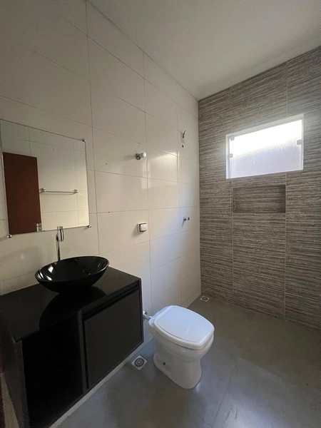 Casa de terreno inteiro por 330 mil: 5ª foto da galeria de imagens do imóvel
