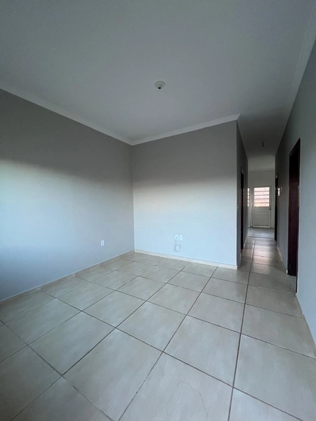 Casa de terreno inteiro por 330 mil: 3ª foto da galeria de imagens do imóvel