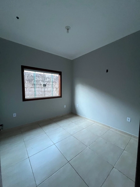 Casa de terreno inteiro por 330 mil: 6ª foto da galeria de imagens do imóvel