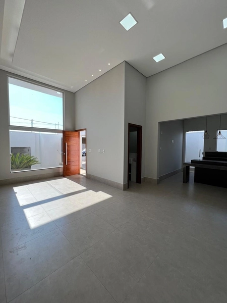 Casa Plana com energia fotovoltaíca: 8ª foto da galeria de imagens do imóvel
