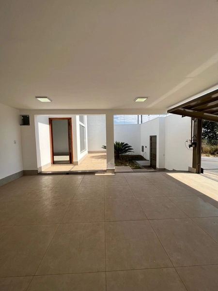 Casa Plana com energia fotovoltaíca: 3ª foto da galeria de imagens do imóvel