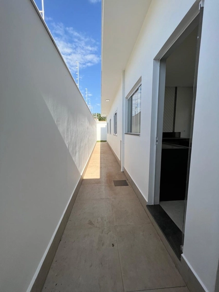 Casa Plana com energia fotovoltaíca: 45ª foto da galeria de imagens do imóvel