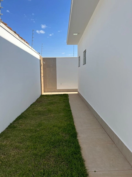 Casa Plana com energia fotovoltaíca: 46ª foto da galeria de imagens do imóvel