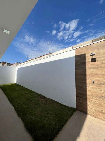 Casa Plana com energia fotovoltaíca: 31ª foto da galeria de imagens do imóvel