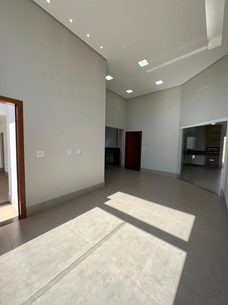 Casa Plana com energia fotovoltaíca: 11ª foto da galeria de imagens do imóvel
