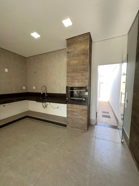 Casa Plana com energia fotovoltaíca: 29ª foto da galeria de imagens do imóvel