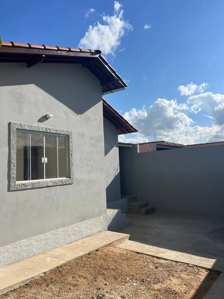 Casa com terreno inteiro por 320 mil: 4ª foto da galeria de imagens do imóvel