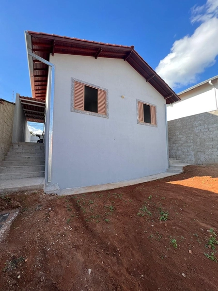 Casa com terreno inteiro por 320 mil: 16ª foto da galeria de imagens do imóvel