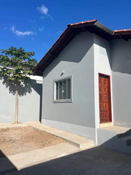 Casa com terreno inteiro por 320 mil: 2ª foto da galeria de imagens do imóvel
