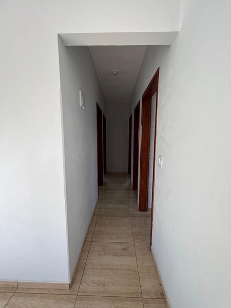 Casa com terreno inteiro por 320 mil: 8ª foto da galeria de imagens do imóvel