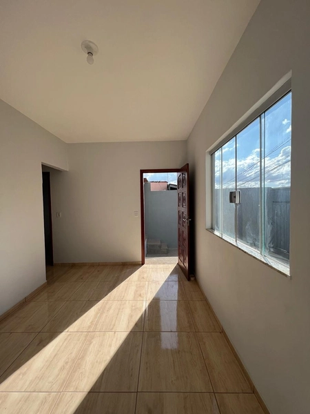 Casa com terreno inteiro por 320 mil: 6ª foto da galeria de imagens do imóvel