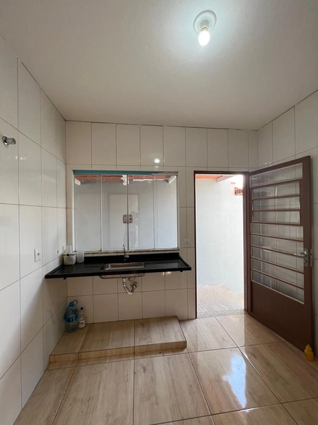 Casa com terreno inteiro por 320 mil: 9ª foto da galeria de imagens do imóvel