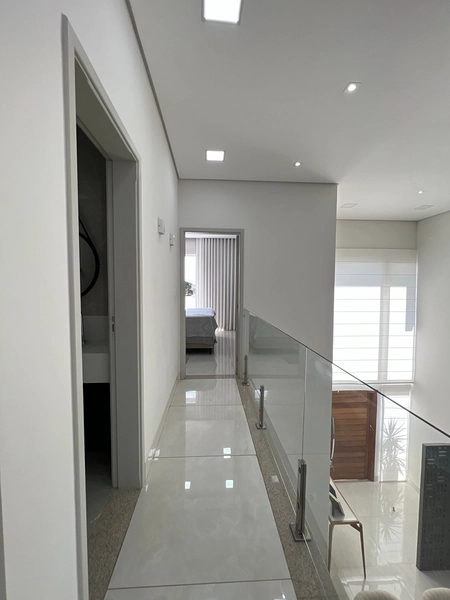 Casa com 4 dormitórios e Piscina: 42ª foto da galeria de imagens do imóvel