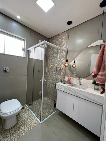 Casa com 4 dormitórios e Piscina: 21ª foto da galeria de imagens do imóvel