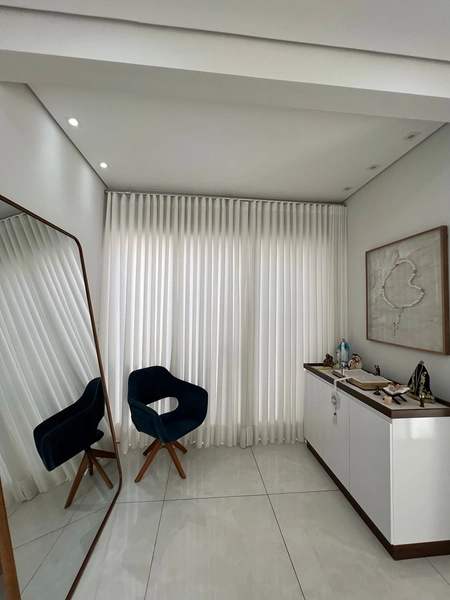Casa com 4 dormitórios e Piscina: 26ª foto da galeria de imagens do imóvel