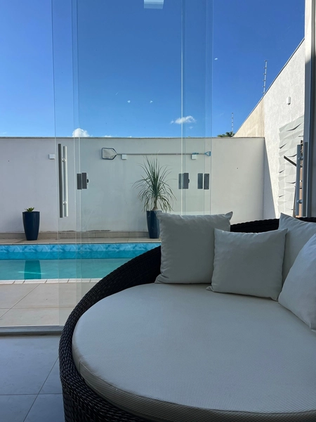 Casa com 4 dormitórios e Piscina: 16ª foto da galeria de imagens do imóvel