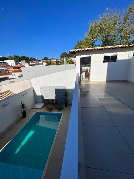 Casa com 4 dormitórios e Piscina: 36ª foto da galeria de imagens do imóvel