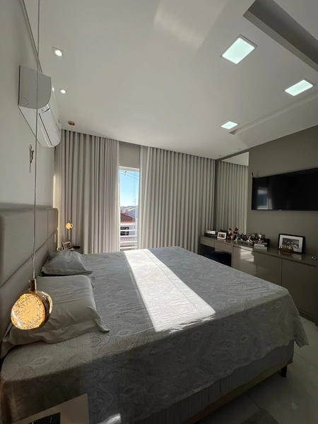 Casa com 4 dormitórios e Piscina: 44ª foto da galeria de imagens do imóvel