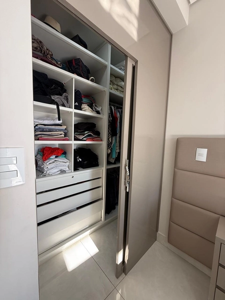 Casa com 4 dormitórios e Piscina: 50ª foto da galeria de imagens do imóvel