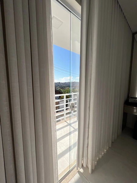 Casa com 4 dormitórios e Piscina: 46ª foto da galeria de imagens do imóvel
