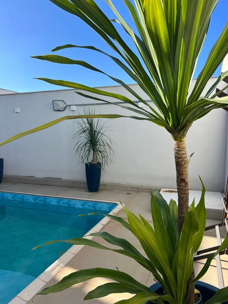 Casa com 4 dormitórios e Piscina: 17ª foto da galeria de imagens do imóvel