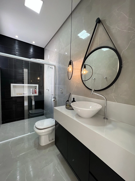 Casa com 4 dormitórios e Piscina: 28ª foto da galeria de imagens do imóvel