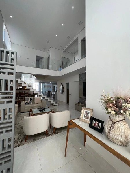 Casa com 4 dormitórios e Piscina: 4ª foto da galeria de imagens do imóvel