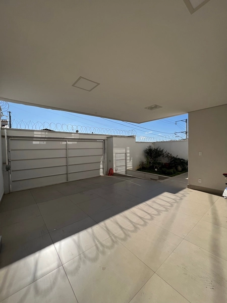 Casa com 4 dormitórios e Piscina: 23ª foto da galeria de imagens do imóvel