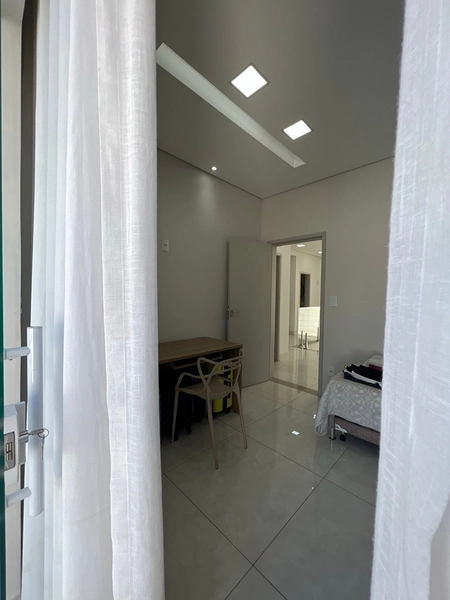 Casa com 4 dormitórios e Piscina: 41ª foto da galeria de imagens do imóvel
