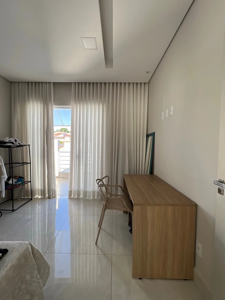 Casa com 4 dormitórios e Piscina: 33ª foto da galeria de imagens do imóvel