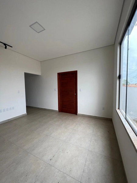 Casa próxima ao condomínio Quinta das Palmeiras: 2ª foto da galeria de imagens do imóvel