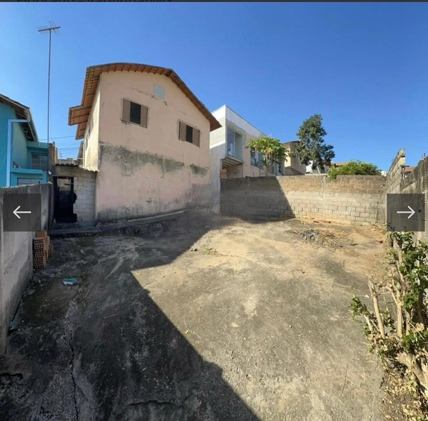 Casa de terreno inteiro por 230 mil: 8ª foto da galeria de imagens do imóvel