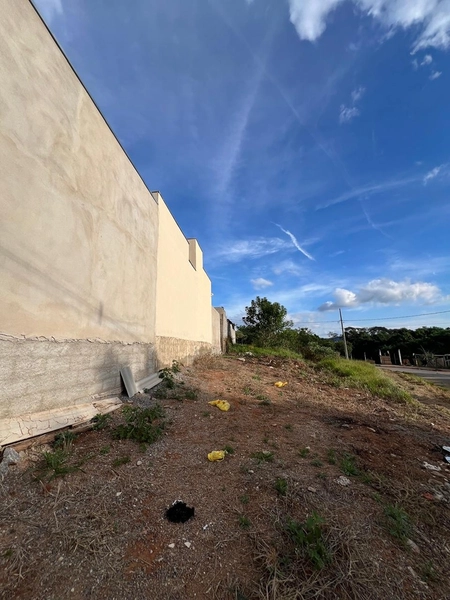 Terreno de esquina com 252 m² de 85.000,00 por 75.000,00: 2ª foto da galeria de imagens do imóvel