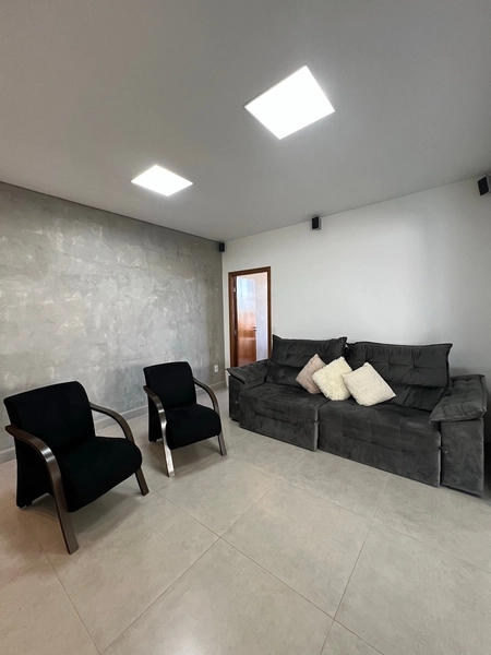 Casa com Piscina por 750 mil: 6ª foto da galeria de imagens do imóvel