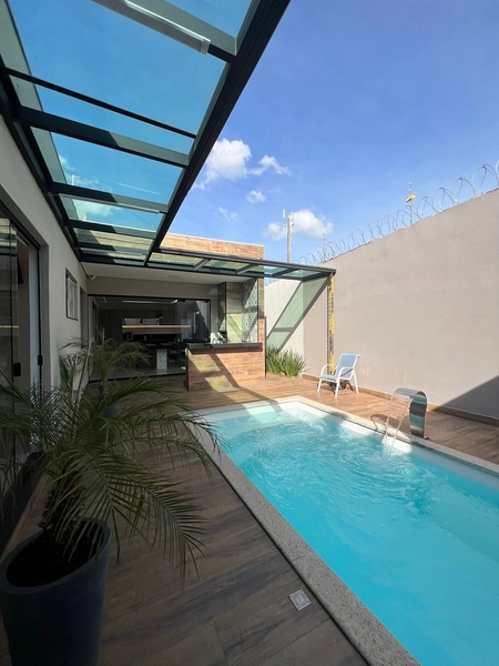 Casa com Piscina por 750 mil: 30ª foto da galeria de imagens do imóvel