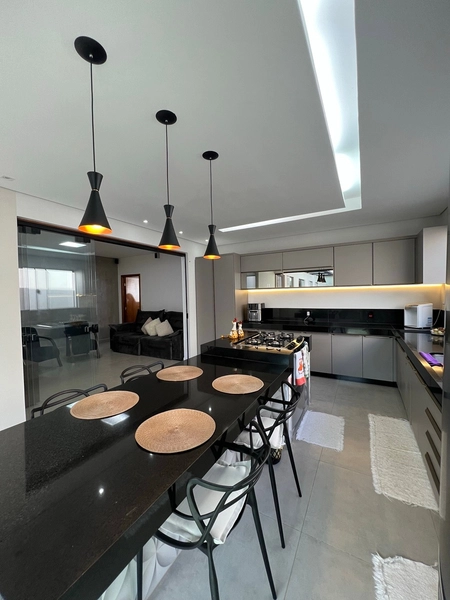 Casa com Piscina por 750 mil: 22ª foto da galeria de imagens do imóvel
