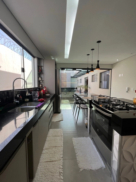 Casa com Piscina por 750 mil: 23ª foto da galeria de imagens do imóvel