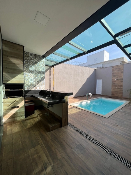 Casa com Piscina por 750 mil: 27ª foto da galeria de imagens do imóvel