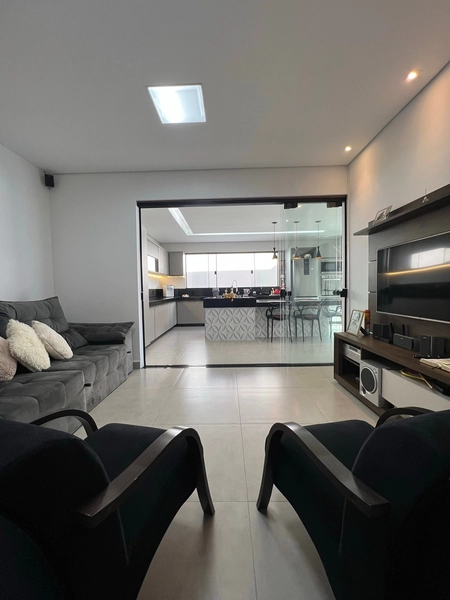 Casa com Piscina por 750 mil: 7ª foto da galeria de imagens do imóvel