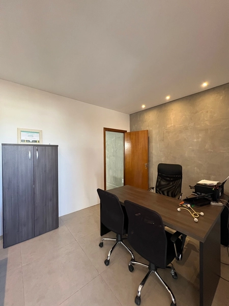 Casa com Piscina por 750 mil: 3ª foto da galeria de imagens do imóvel