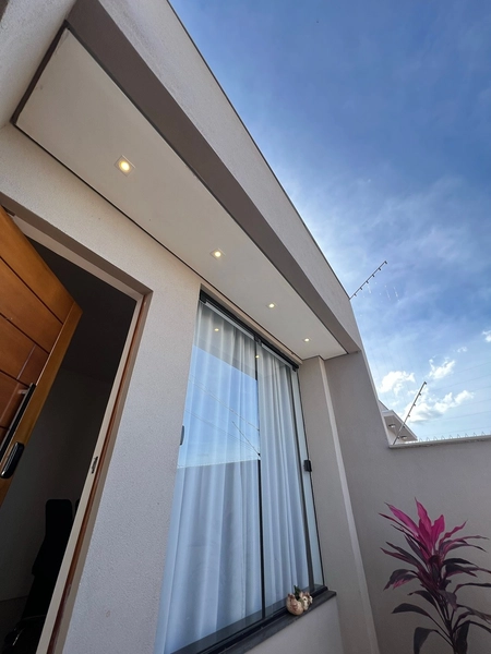 Casa com Piscina por 750 mil: 2ª foto da galeria de imagens do imóvel