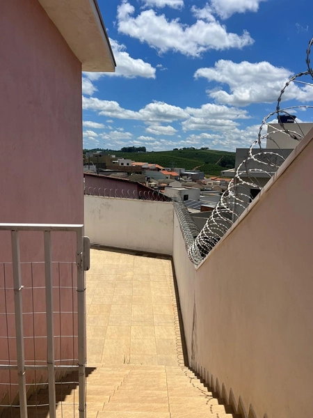 Casa no Alto dos Pinheiros com 2 suítes por 330 mil: 20ª foto da galeria de imagens do imóvel