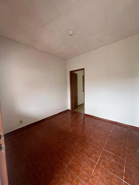 Casa de esquina por 260 mil: 5ª foto da galeria de imagens do imóvel